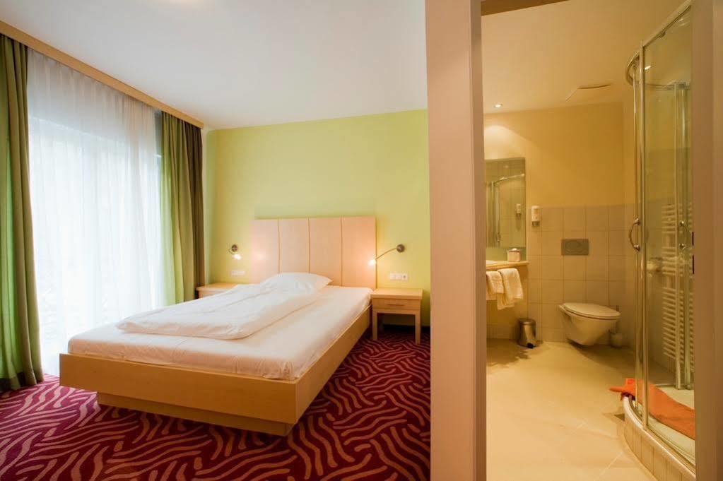Hotel Krainerhuette Baden bei Wien Esterno foto